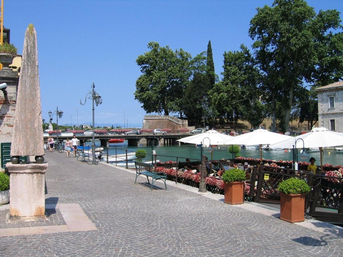 Appartamento "Il Vicolo" Peschiera del Garda Luaran gambar
